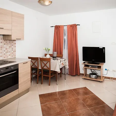 Holiday home Amela Bol